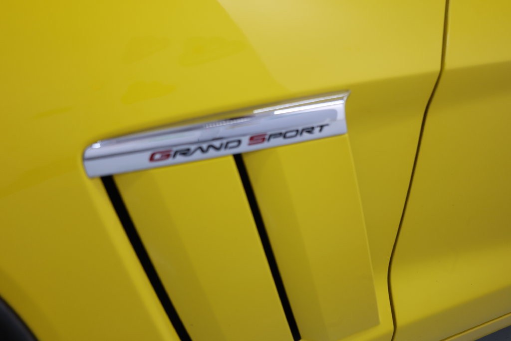 Chevrolet Corvette Vehicle Full-screen Gallery Image 76