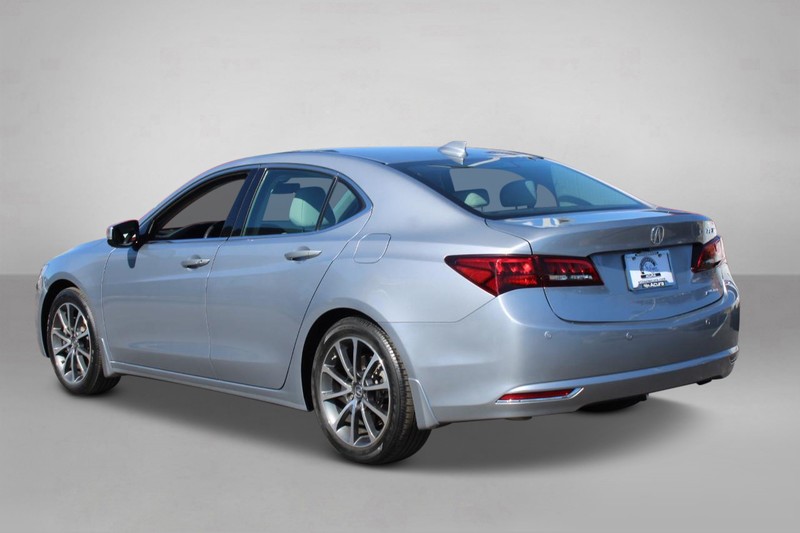 Acura TLX Vehicle Full-screen Gallery Image 03