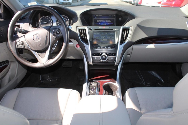 Acura TLX Vehicle Full-screen Gallery Image 11