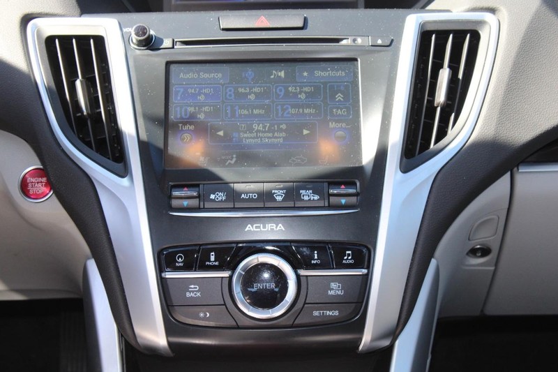 Acura TLX Vehicle Full-screen Gallery Image 14