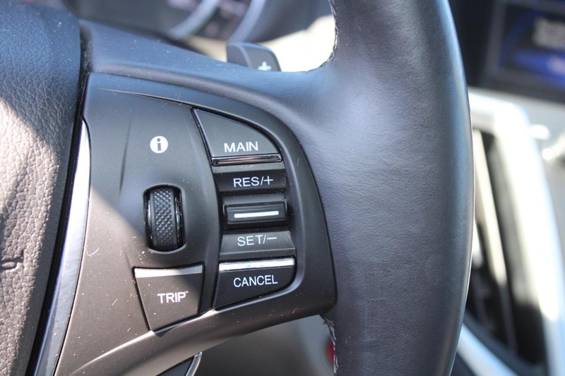 Acura TLX Vehicle Full-screen Gallery Image 19