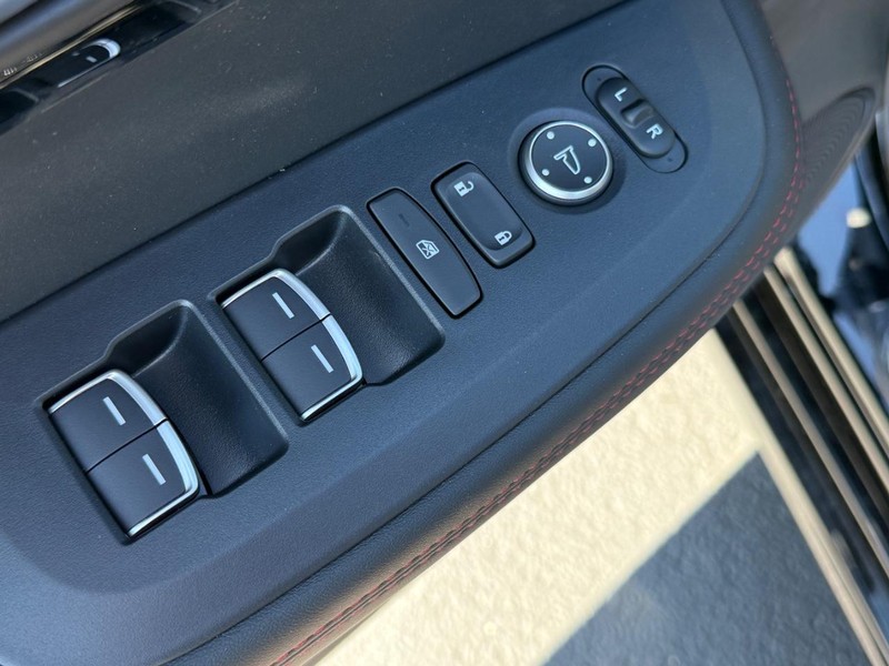 Acura ADX Vehicle Full-screen Gallery Image 09