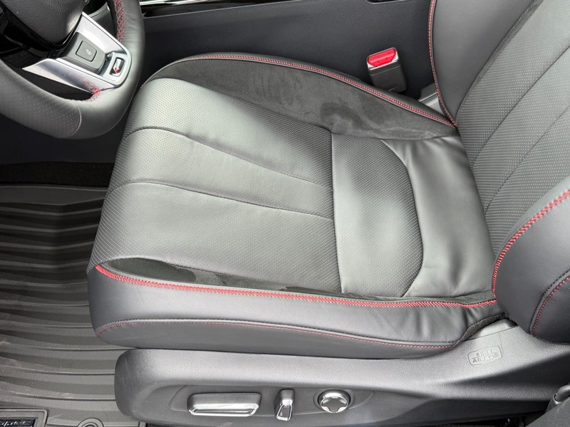 Acura ADX Vehicle Full-screen Gallery Image 13