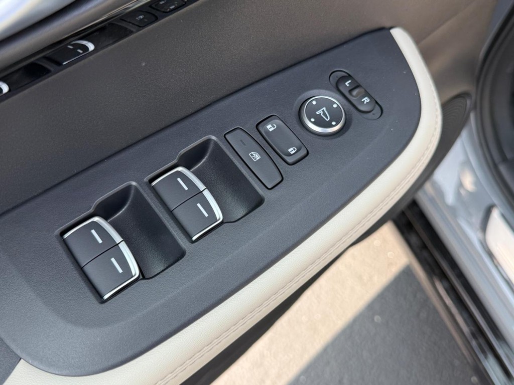 Acura ADX Vehicle Full-screen Gallery Image 10