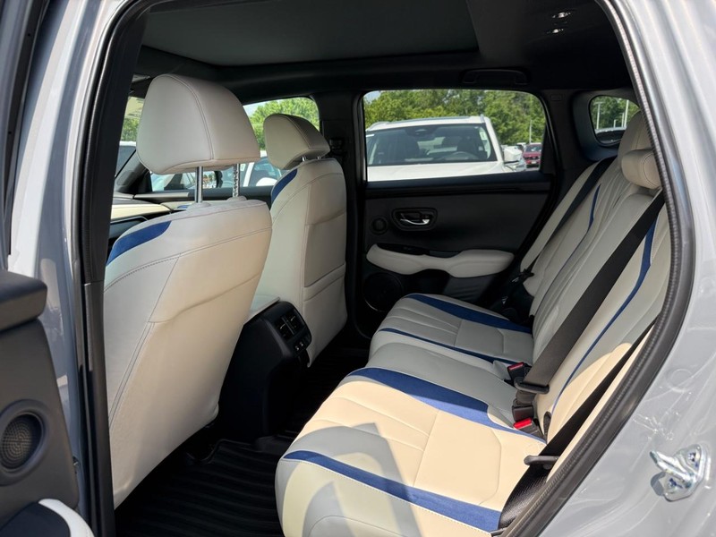 Acura ADX Vehicle Full-screen Gallery Image 06