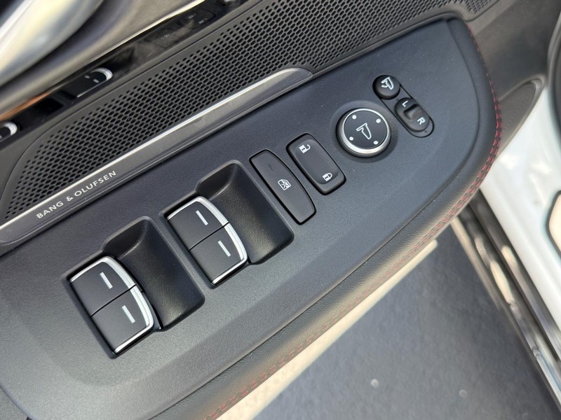 Acura ADX Vehicle Full-screen Gallery Image 11