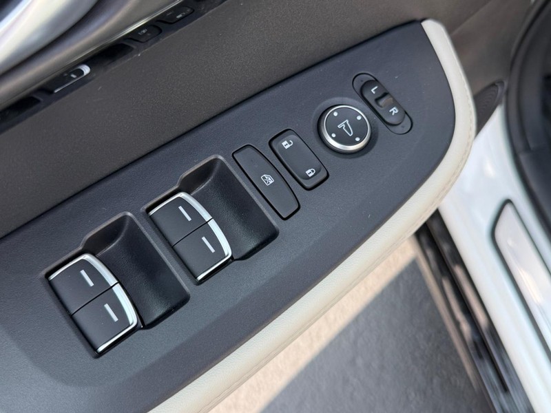 Acura ADX Vehicle Full-screen Gallery Image 10