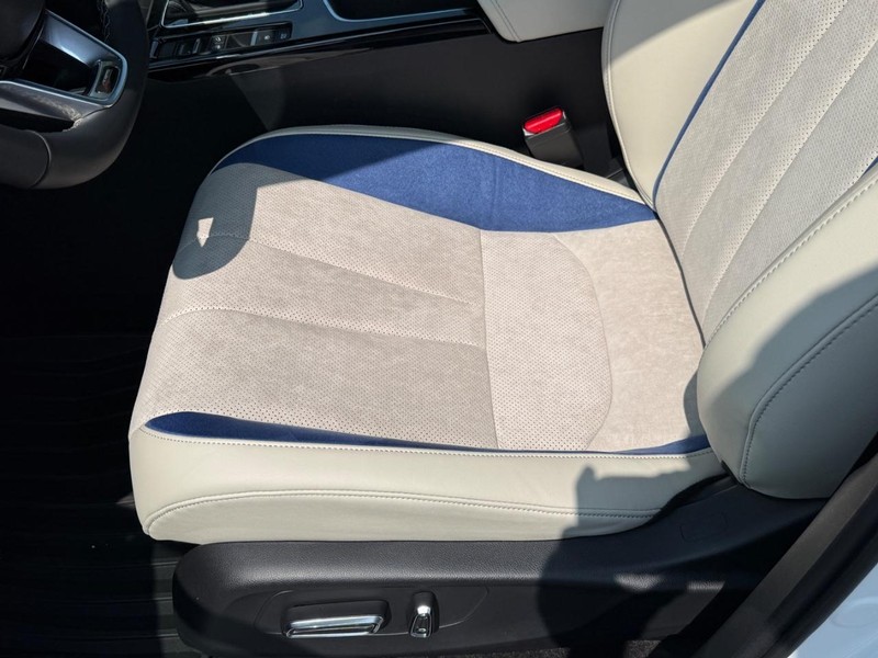 Acura ADX Vehicle Full-screen Gallery Image 11