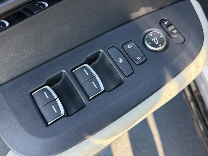 Acura ADX Vehicle Full-screen Gallery Image 10