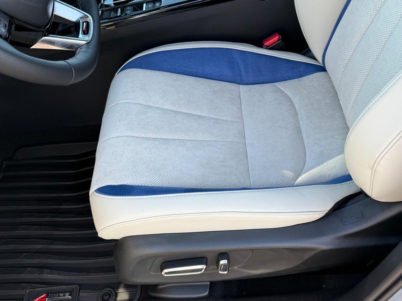 Acura ADX Vehicle Full-screen Gallery Image 11