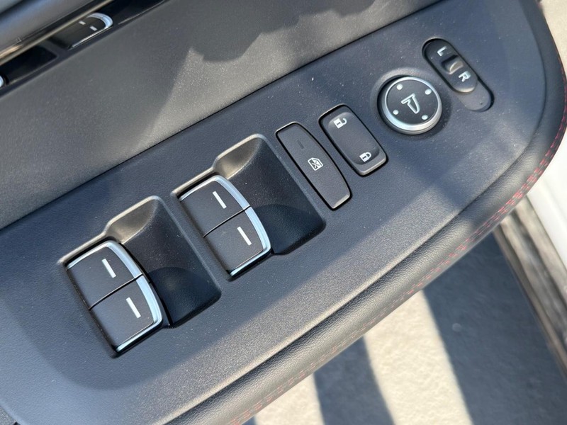 Acura ADX Vehicle Full-screen Gallery Image 10