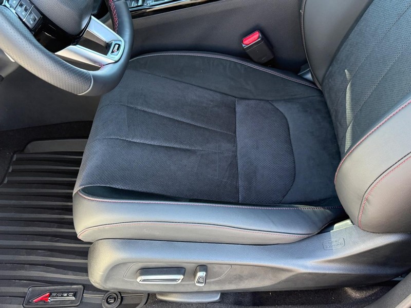 Acura ADX Vehicle Full-screen Gallery Image 11