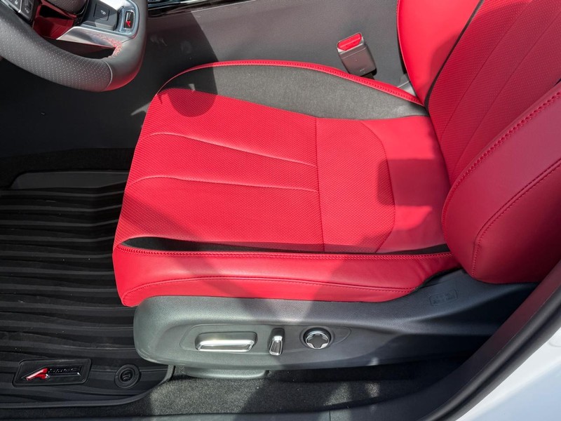 Acura ADX Vehicle Full-screen Gallery Image 12