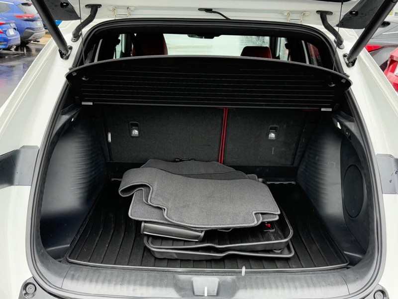 Acura ADX Vehicle Full-screen Gallery Image 04