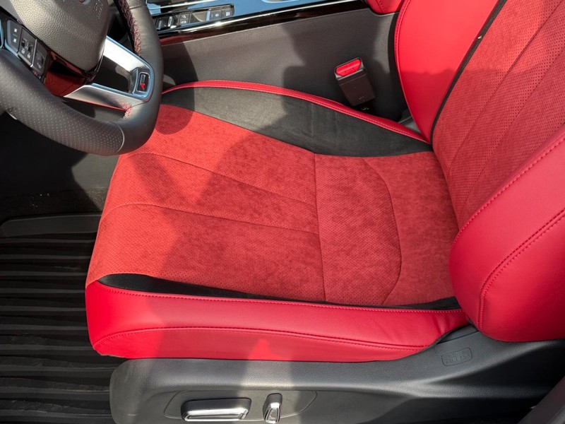 Acura ADX Vehicle Full-screen Gallery Image 11