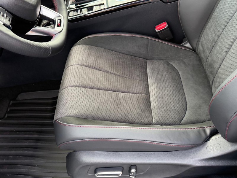 Acura ADX Vehicle Full-screen Gallery Image 11