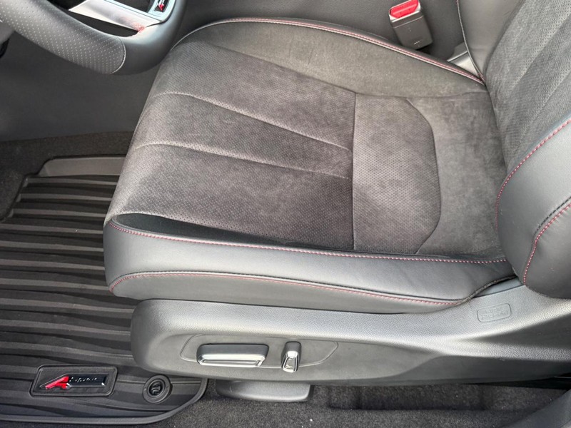 Acura ADX Vehicle Full-screen Gallery Image 11