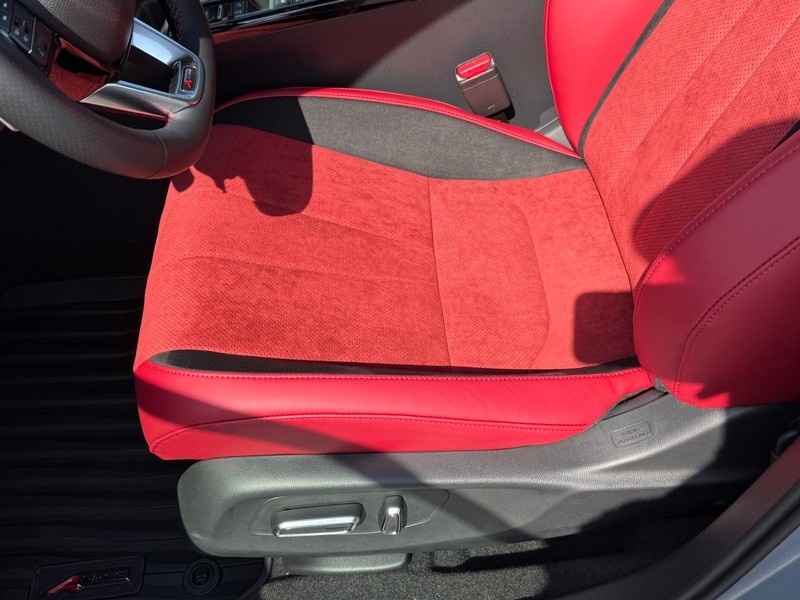 Acura ADX Vehicle Full-screen Gallery Image 11