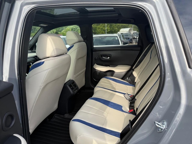 Acura ADX Vehicle Full-screen Gallery Image 06