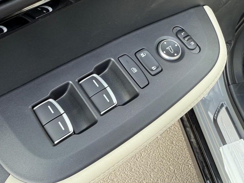 Acura ADX Vehicle Full-screen Gallery Image 10