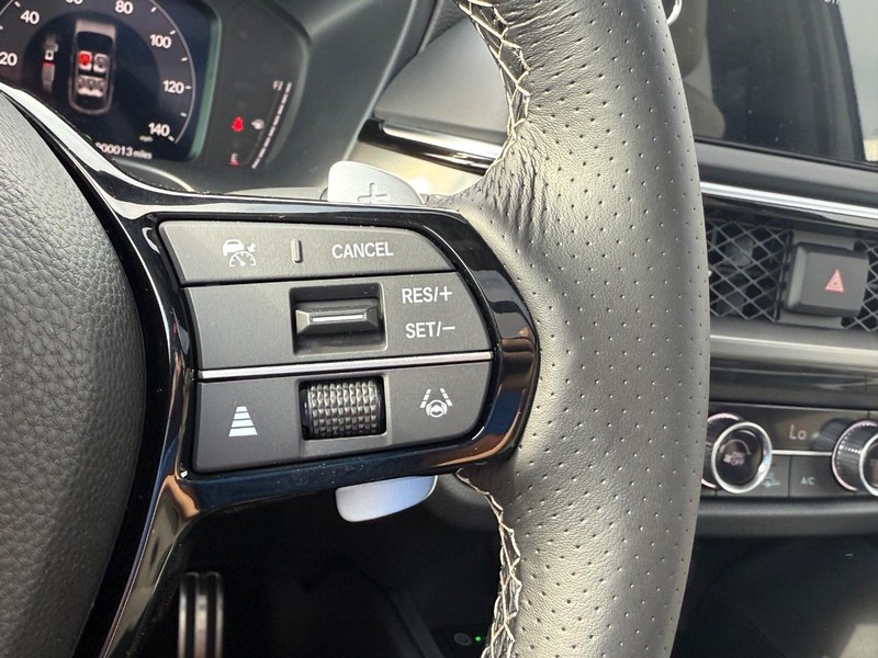 Acura ADX Vehicle Full-screen Gallery Image 13