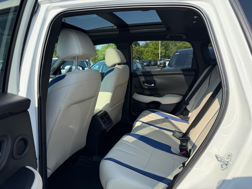 Acura ADX Vehicle Full-screen Gallery Image 06