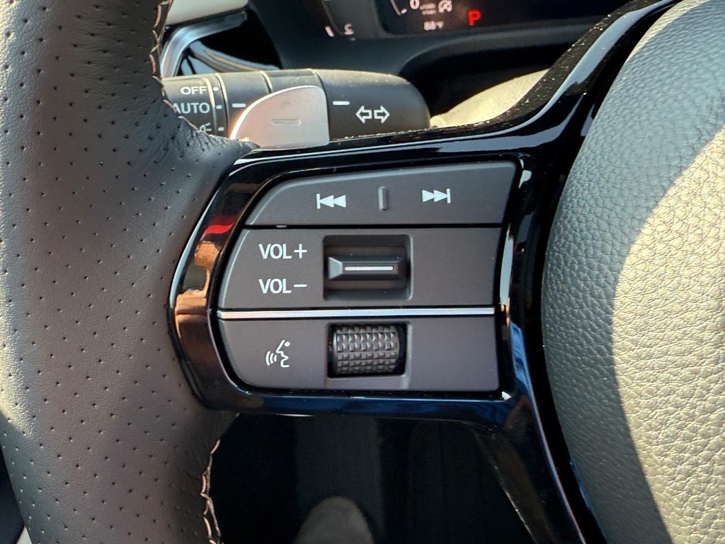 Acura ADX Vehicle Full-screen Gallery Image 12