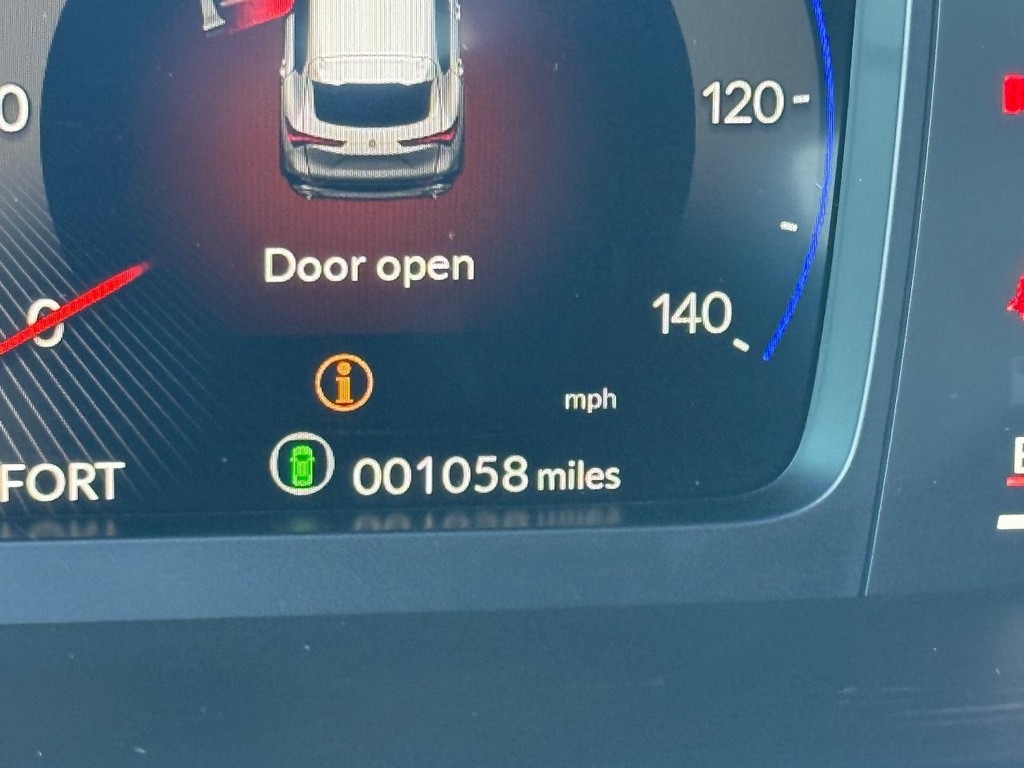 Acura ADX Vehicle Full-screen Gallery Image 16