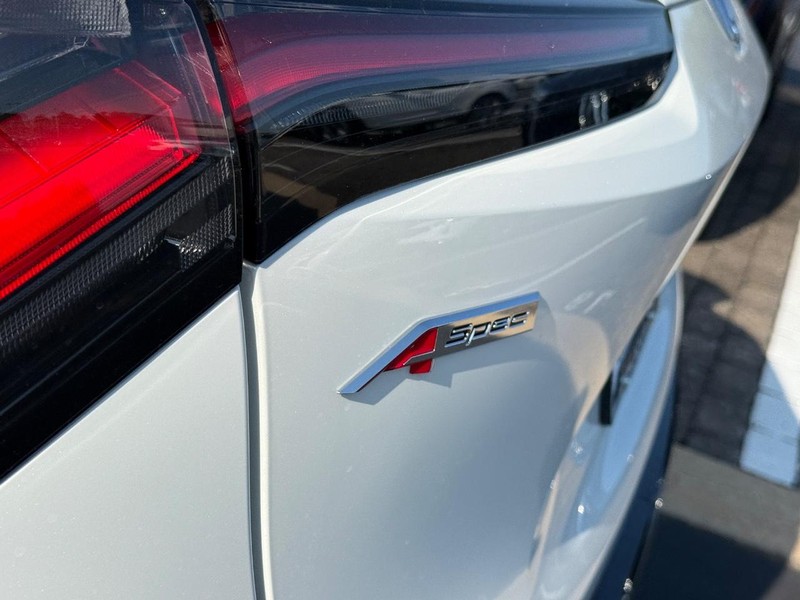 Acura ADX Vehicle Full-screen Gallery Image 04