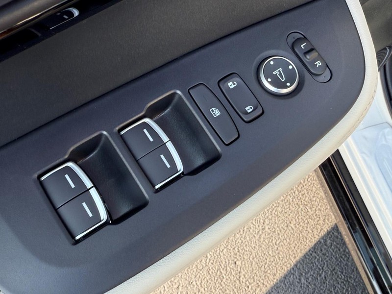 Acura ADX Vehicle Full-screen Gallery Image 10