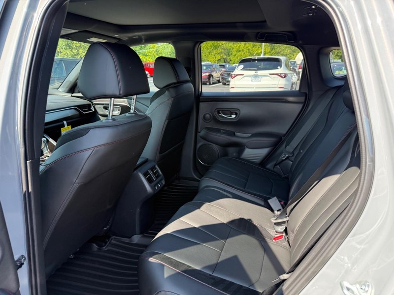 Acura ADX Vehicle Full-screen Gallery Image 06