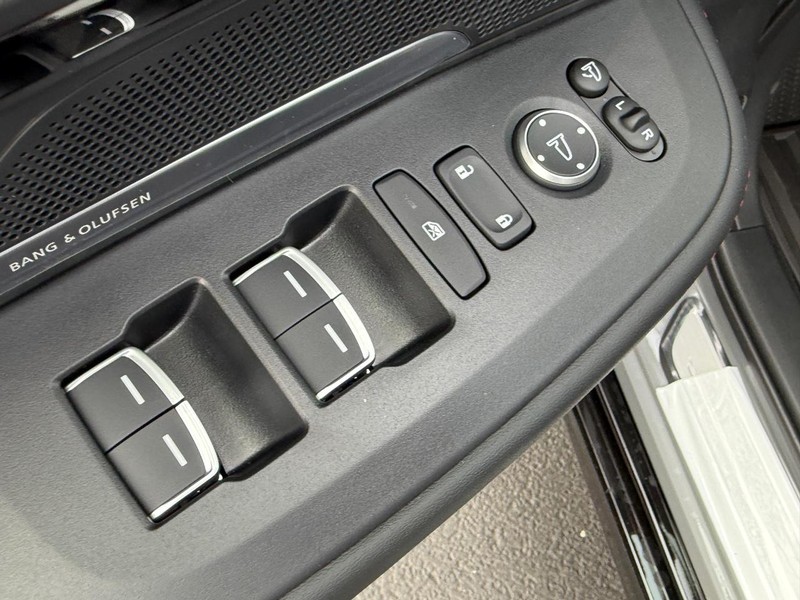 Acura ADX Vehicle Full-screen Gallery Image 10