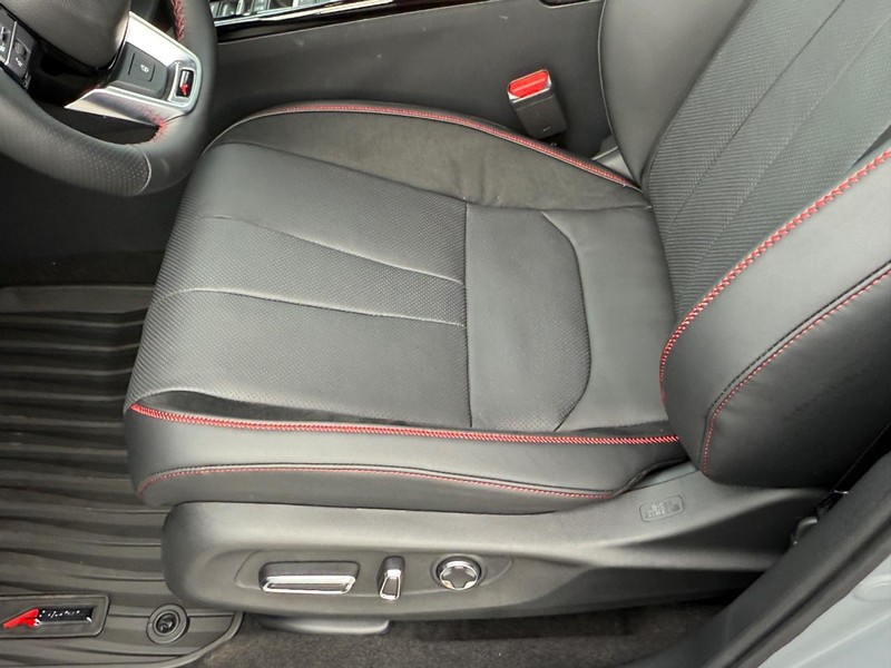 Acura ADX Vehicle Full-screen Gallery Image 12