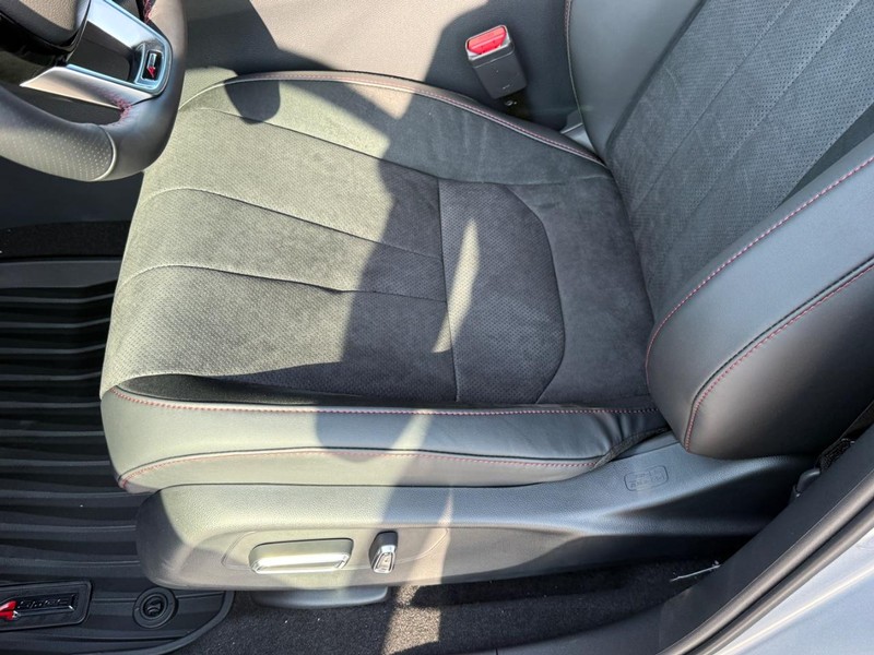 Acura ADX Vehicle Full-screen Gallery Image 11