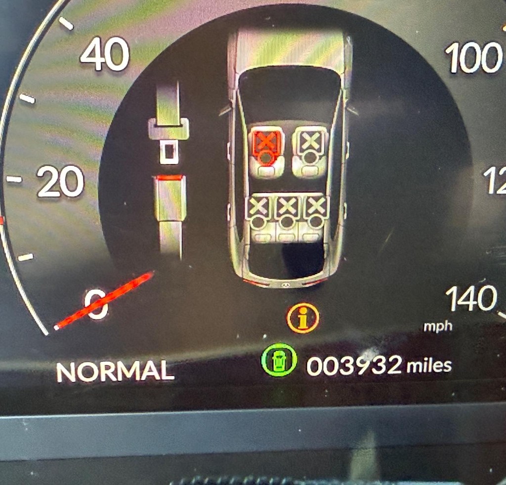 Acura ADX Vehicle Full-screen Gallery Image 13