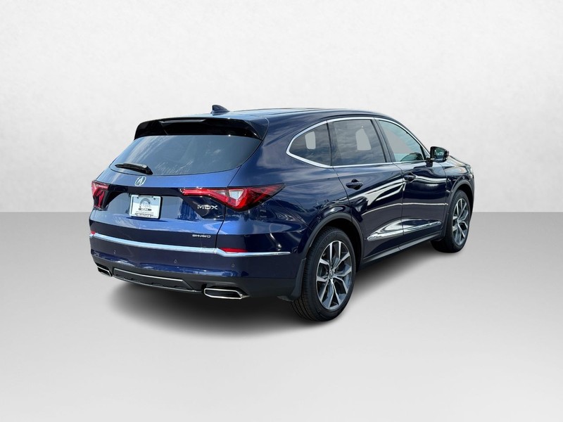 Acura MDX Vehicle Full-screen Gallery Image 06