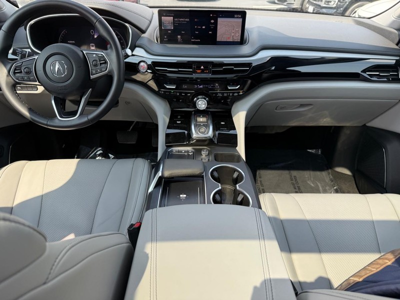 Acura MDX Vehicle Full-screen Gallery Image 11