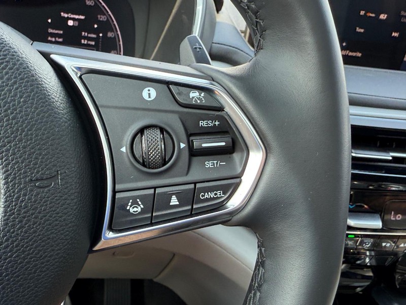 Acura MDX Vehicle Full-screen Gallery Image 18