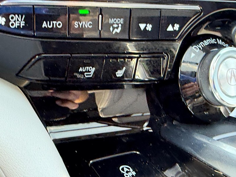 Acura MDX Vehicle Full-screen Gallery Image 22