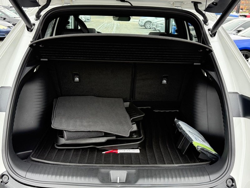 Acura ADX Vehicle Full-screen Gallery Image 04