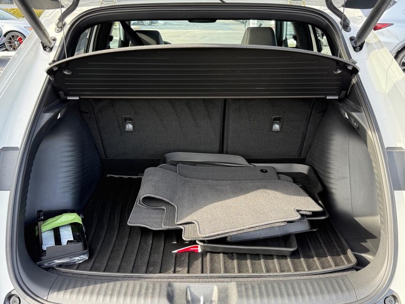 Acura ADX Vehicle Full-screen Gallery Image 04