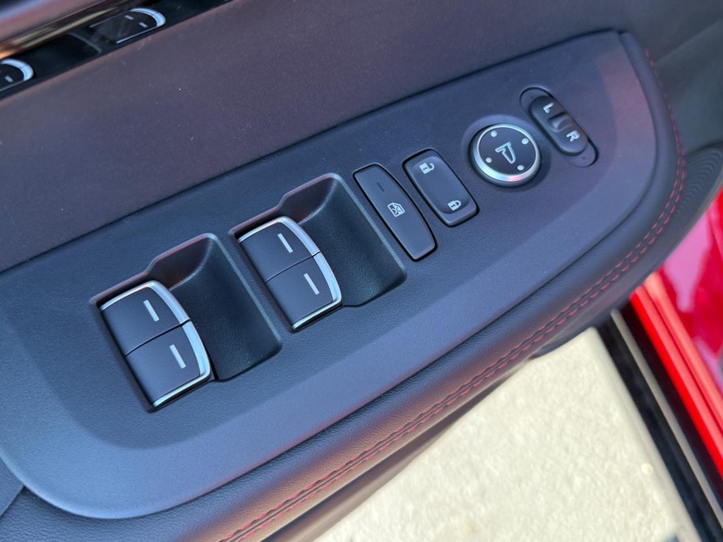 Acura ADX Vehicle Full-screen Gallery Image 09