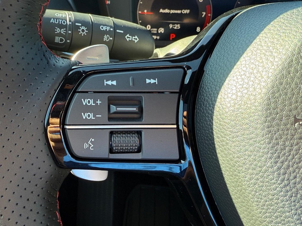 Acura ADX Vehicle Full-screen Gallery Image 11