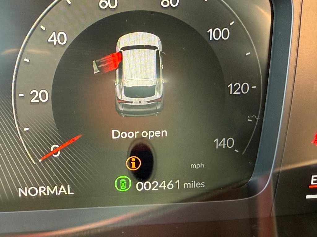 Acura ADX Vehicle Full-screen Gallery Image 14