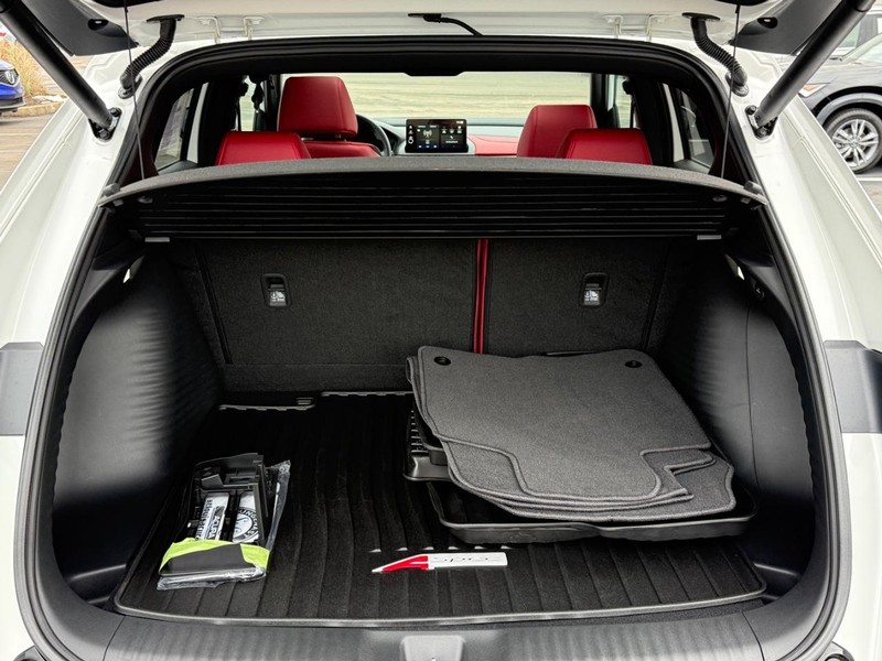 Acura ADX Vehicle Full-screen Gallery Image 04