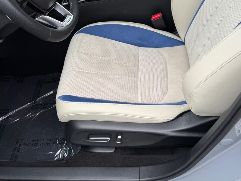 Acura ADX Vehicle Full-screen Gallery Image 17