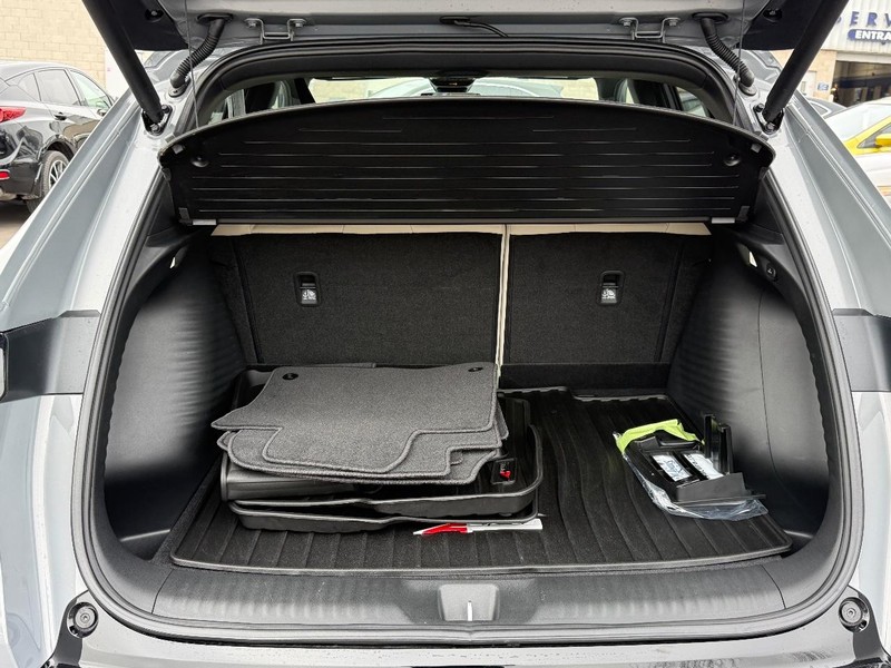 Acura ADX Vehicle Full-screen Gallery Image 04