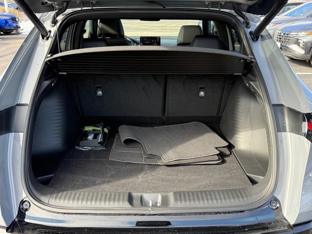 Acura ADX Vehicle Full-screen Gallery Image 04