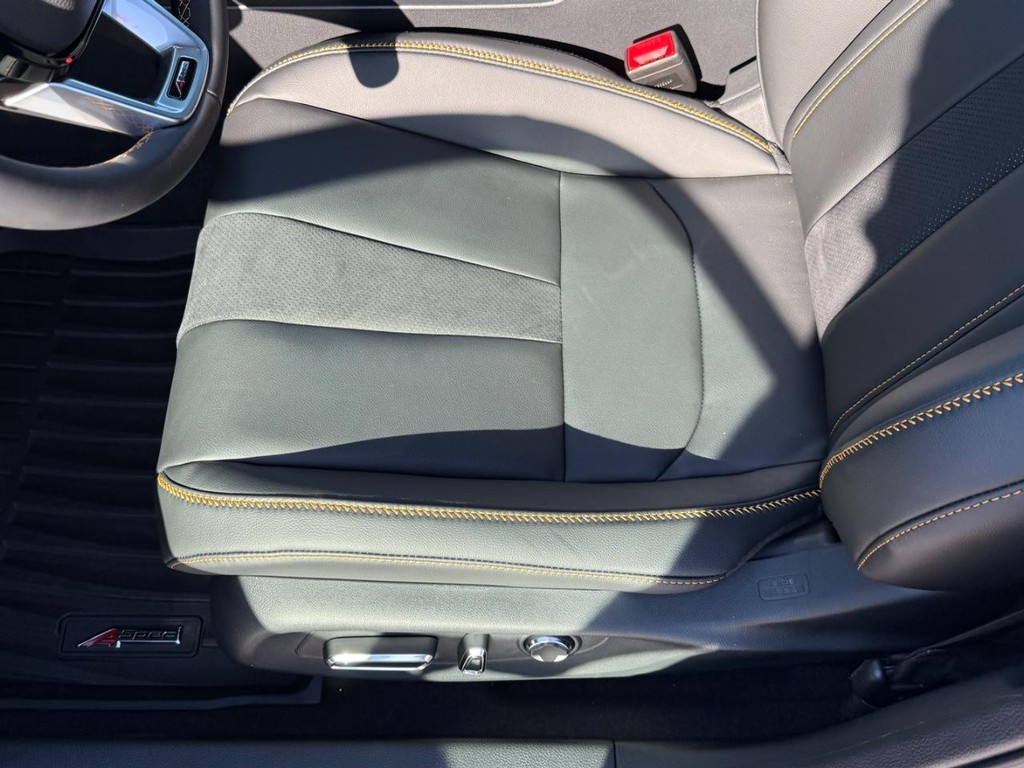 Acura Integra Vehicle Full-screen Gallery Image 12