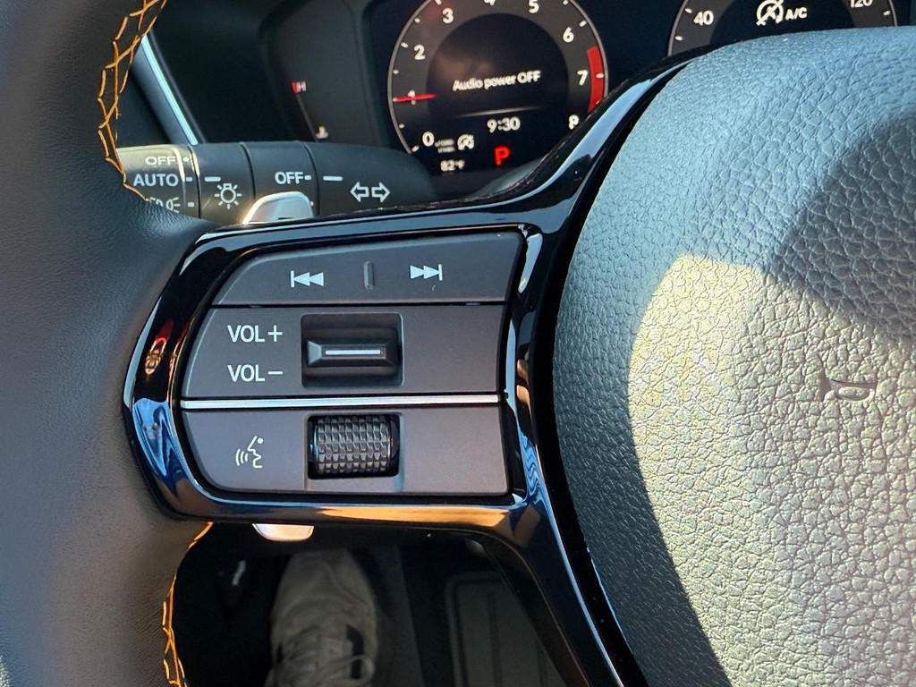 Acura Integra Vehicle Full-screen Gallery Image 13